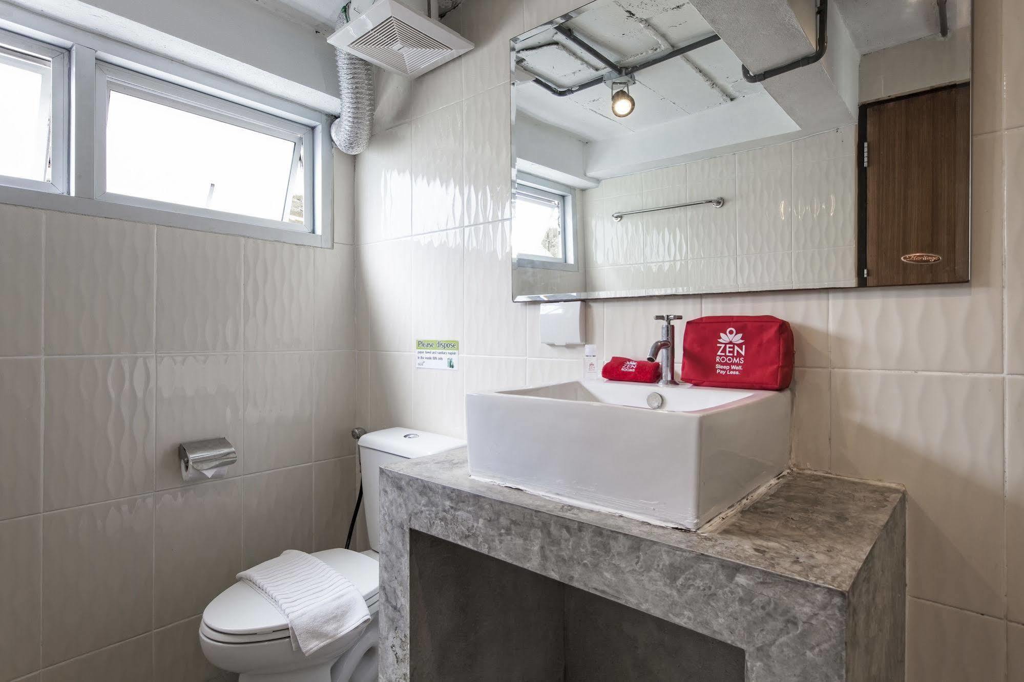 Zen Rooms Basic Nanai Phuket Patong Extérieur photo